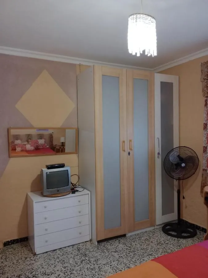 Cerca de Sevilla aerodromo y bosque suspenfido Bollullos de la Mitación Habitación en casa particular